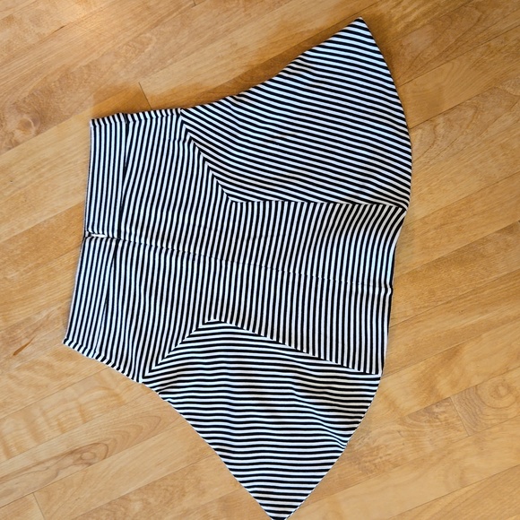 Fun express flattering striped Express skirt size 0 - Picture 3 of 6